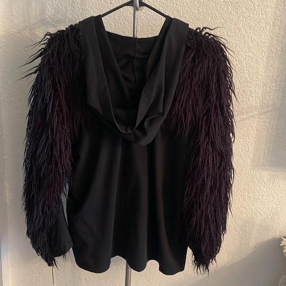 House of Widow fur hoodie - Picture 4 of 5